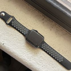 Apple Watch (cracked)