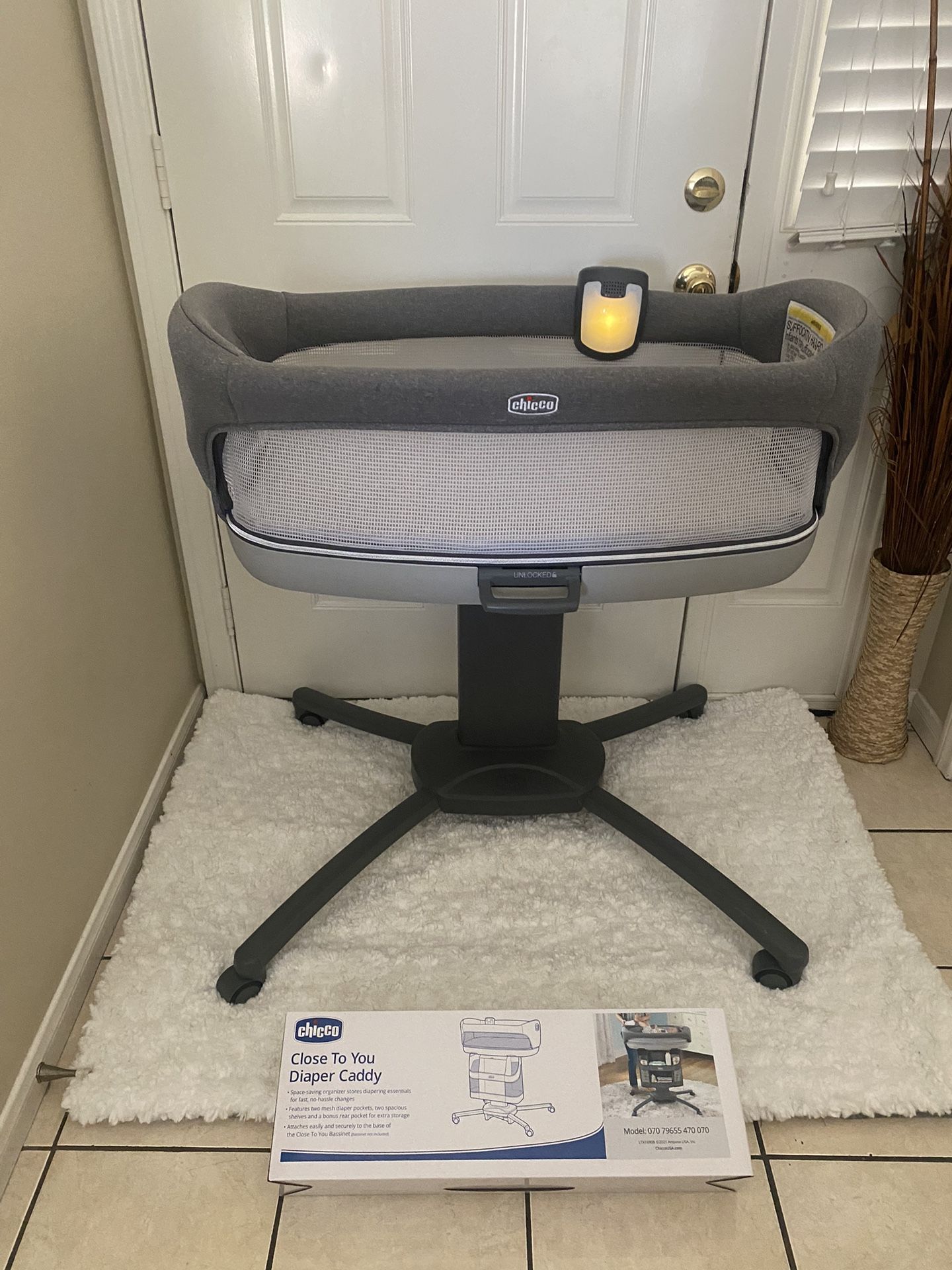 Chicco 3 In 1 Portable Bassinet With New Diaper Caddy