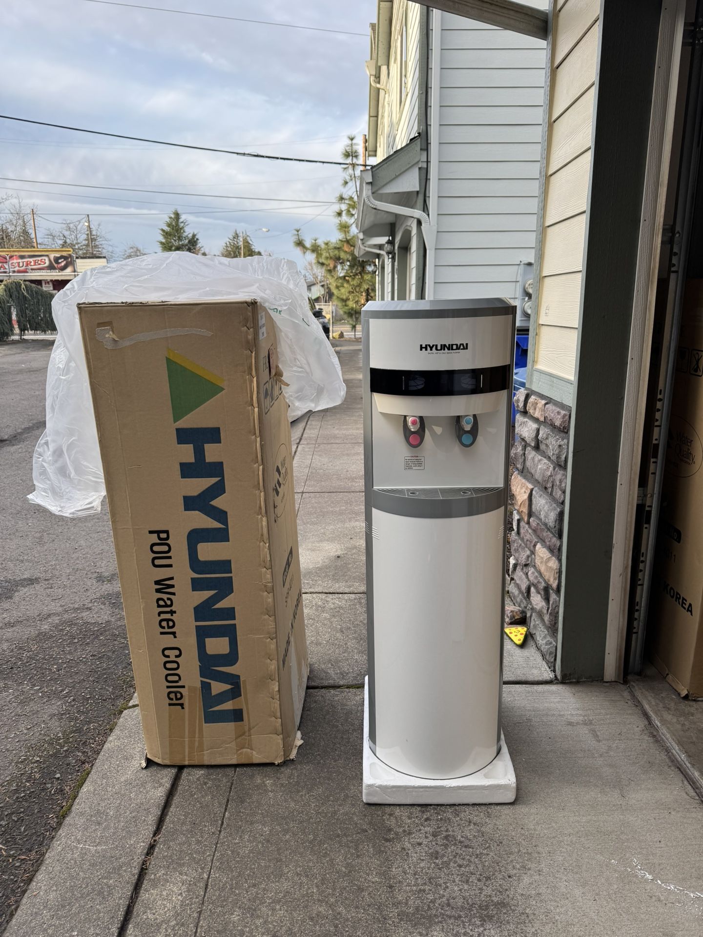 HYUNDAI water purifier. Model: SPR 4011L