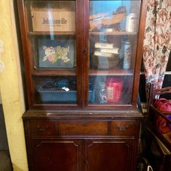 Classic Vintage Solid Wood China Display Cabinet