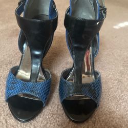 Women’s Guess Blue Heels Size 6.5