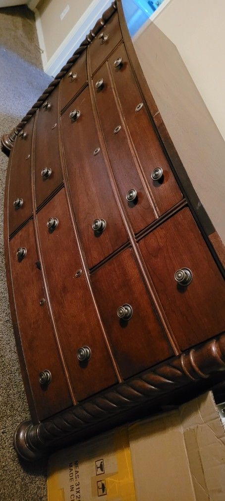 Dresser