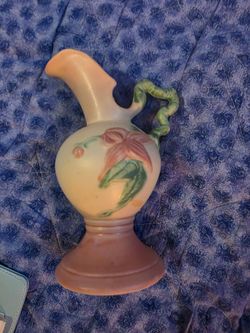 HULL VASE