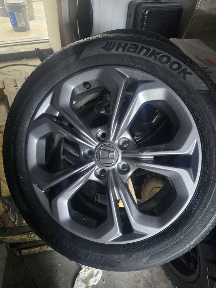 2025 HONDA 17" RIMS & TIRES