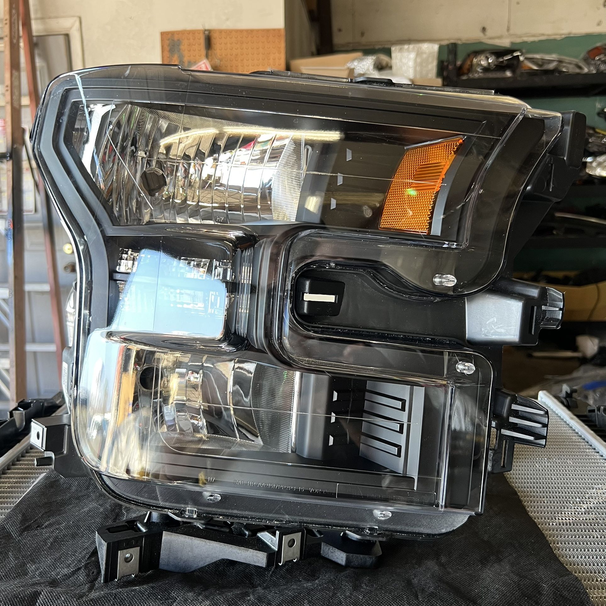 2015-2017 Ford F150 Right Headlight