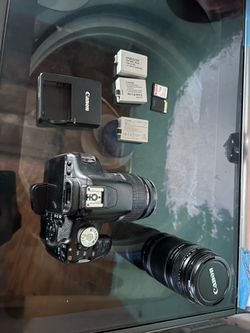 Canon EOS Rebel T1i with stand