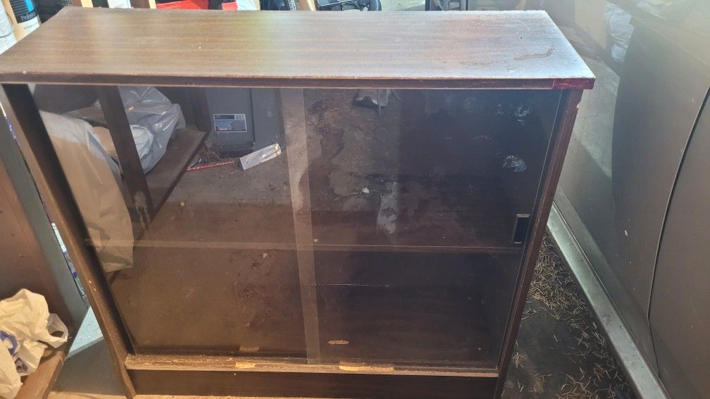 Cabinet Shelving with Glass