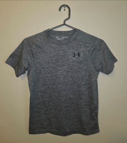 Under Armour - Boys - Medium - Tech Performance Shirt - Loose - Short Sleeve - Polyester - Grey