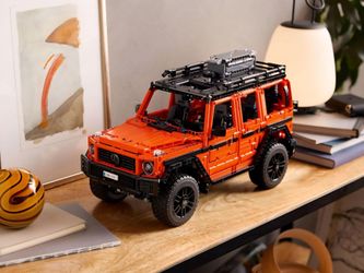 LEGO Technic Mercedes-Benz G 63 AMG 4x4 (42083) Orange
-
New | LEGO Official Kit.