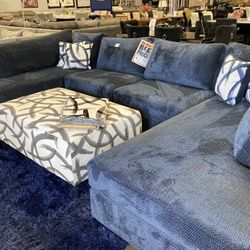 Beautiful Sectional W/ottoman! $1999 💙✅✨