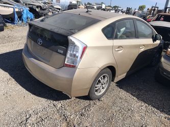 2010 Toyota Prius... parts only.