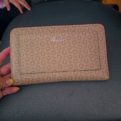 Guess Wallet