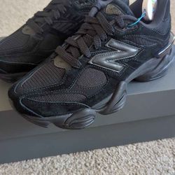 New balance 9060 triple black size 6 unisex