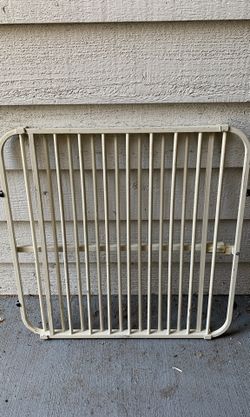 Metal baby/pet gate