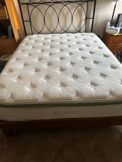 Queen mattress-like new