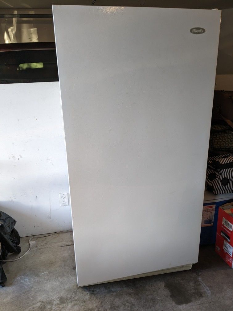 Wood's Upright Freezer