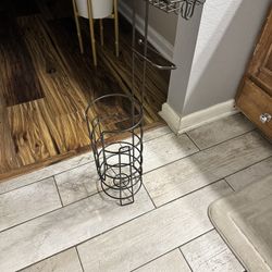 TOILET PAPER HOLDER