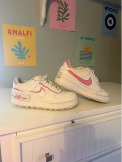 White and pink air force 1