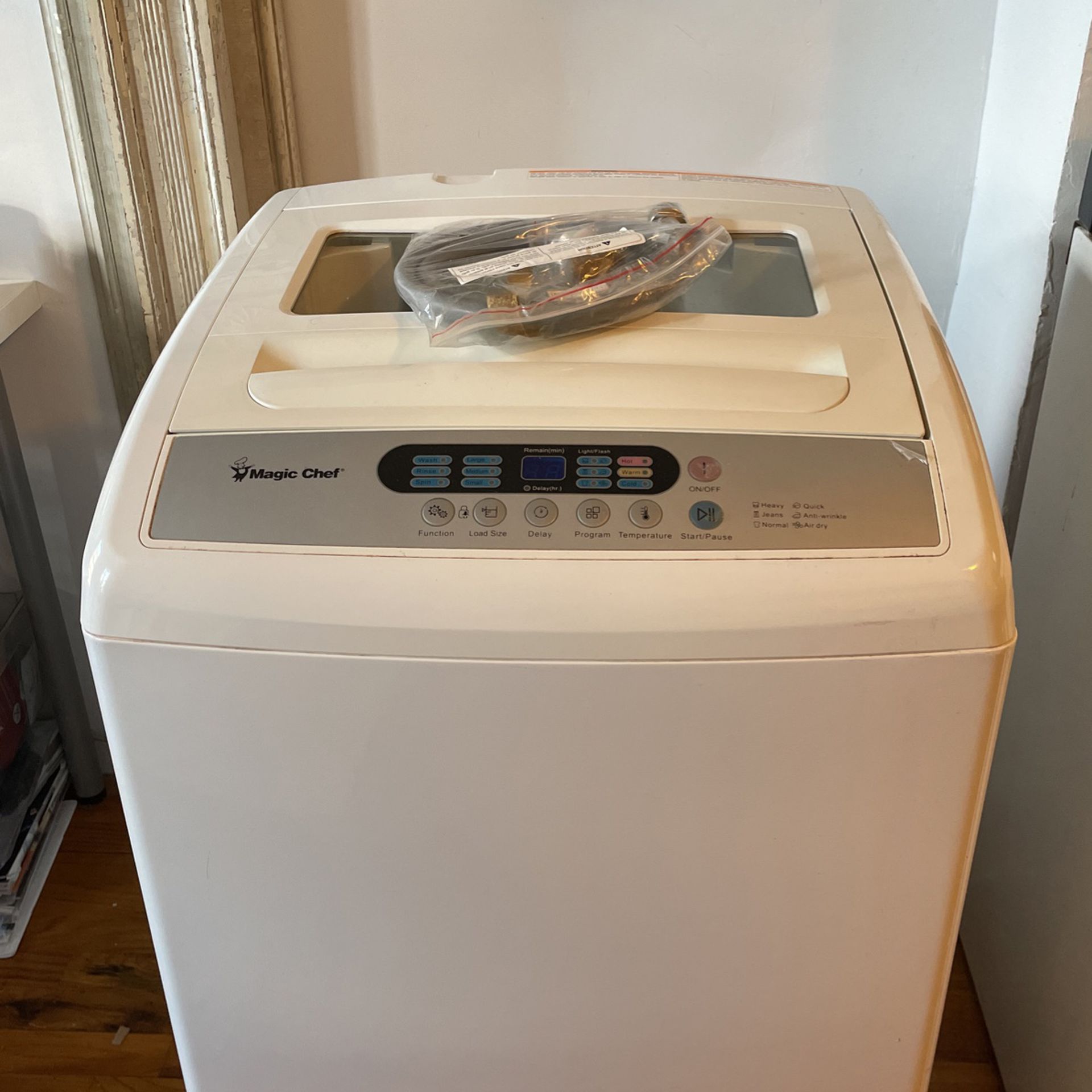 Magic Chef 2.1 cu ft Topload Compact Washer, White