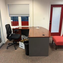 Office furniture 🪑 desks, chairs cabinet