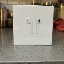 Apple Airpods 2nd Gen with Wireless Charging Case