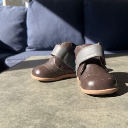 Stylish Boy Boots Size 4.5 Little Kid