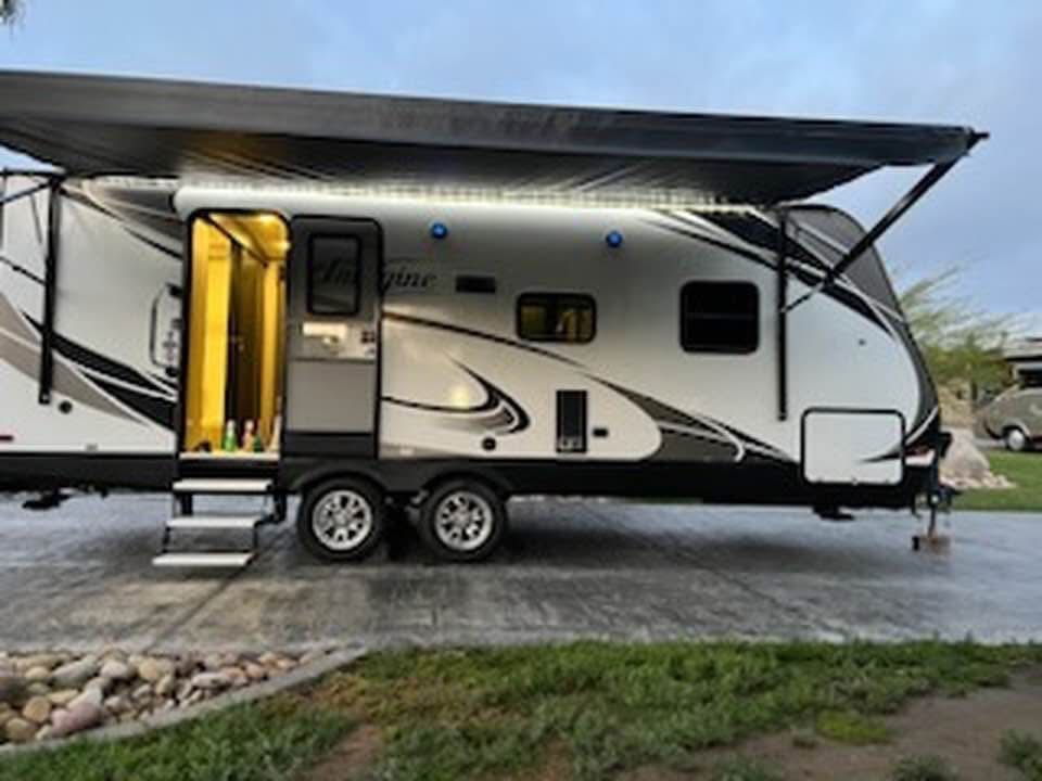 2017 Grand Design, Coach Trailer