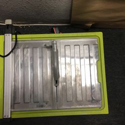 RYOBI 7in 4.8 AMP TABLE TOP TILE SAW WET TILE SAW SIGNS OT USE CORDED 