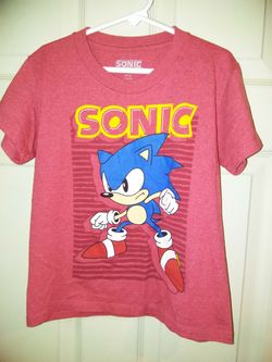 Boys Sonic shirt size 6/7
