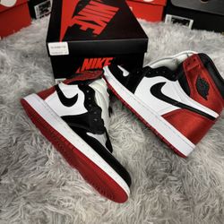 Size 6.5w - Air Jordan 1 Retro High Satin Black Toe W