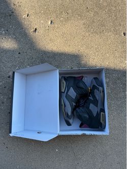 JORDAN 6 BORDEAUX SIZE 11 LIGHTLY WORN/OG BOX