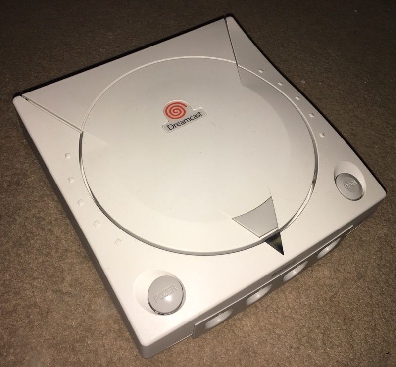 Dreamcast with 41 games VGA and 2 controllers