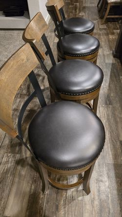 4 Bar stools