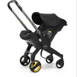 Doona Infant Carseat with Base in Nitro Black