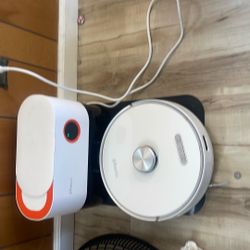 Self Vacuum/Roomba