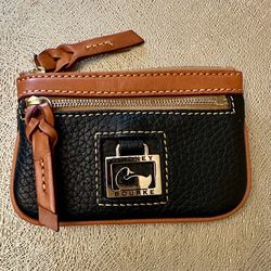NEW Dooney and Bourke pebble grain coin case