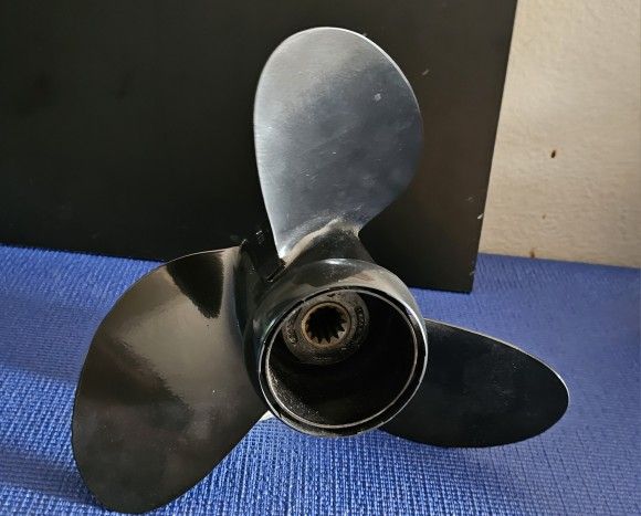 New OMC JOHNSON  Boat Prop