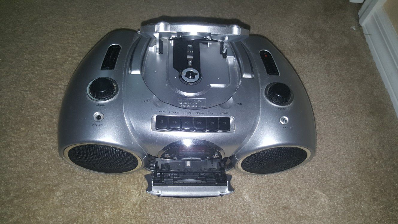 Radio CD player all in one works perfectly fine just need a plugging cord