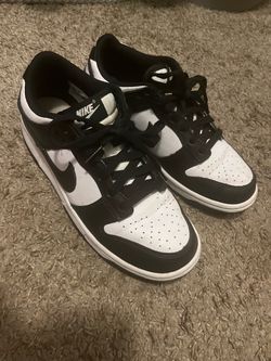 Black and white Nike dunks
