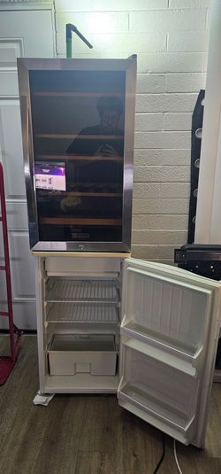 Mini fridge