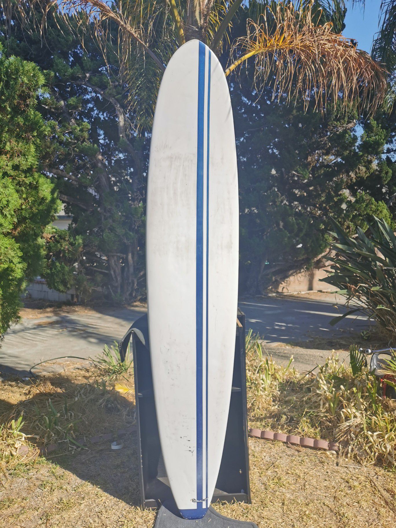 8.6ft surfboard