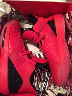 JORDAN XXXIII SIZE 9.5/12