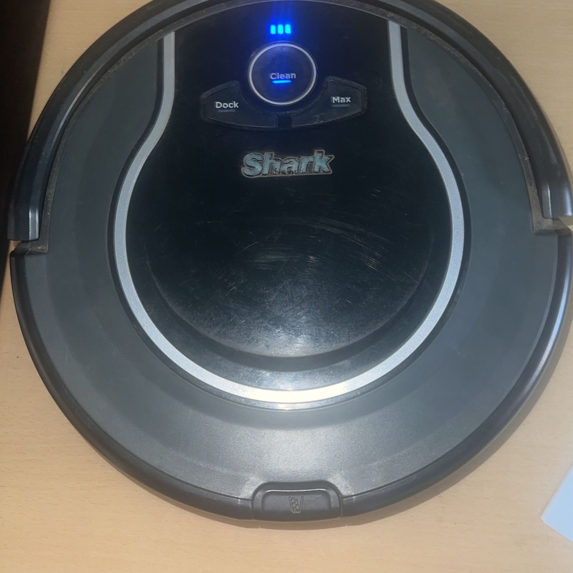 Shark Robotic, Vacuum