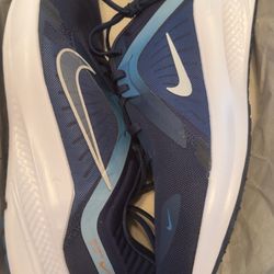 Nike Quest Running shoes