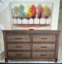 ASHLEY FURNITURE DRESSER EXCELLENT CONDITION DELIVERY AVAILABLE