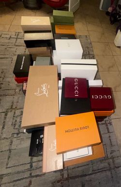 Design empty gift boxes