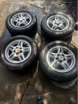 Honda crv rims n tires