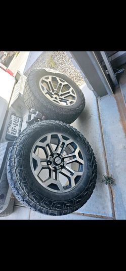 TIRES , 35x12.5r20