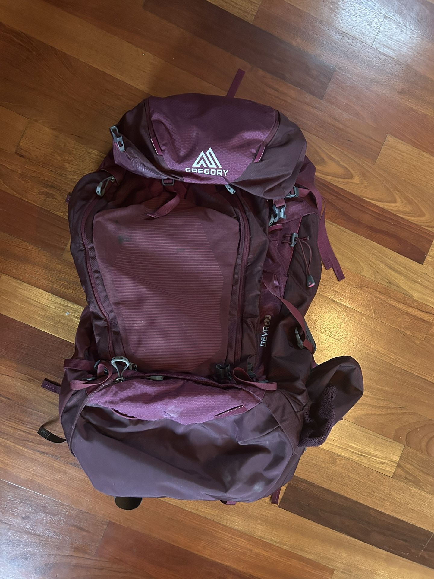 Women’s Gregory Deva 60 Backpack Practically New