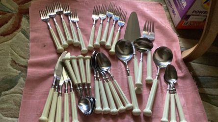 Flatware (30 piece)